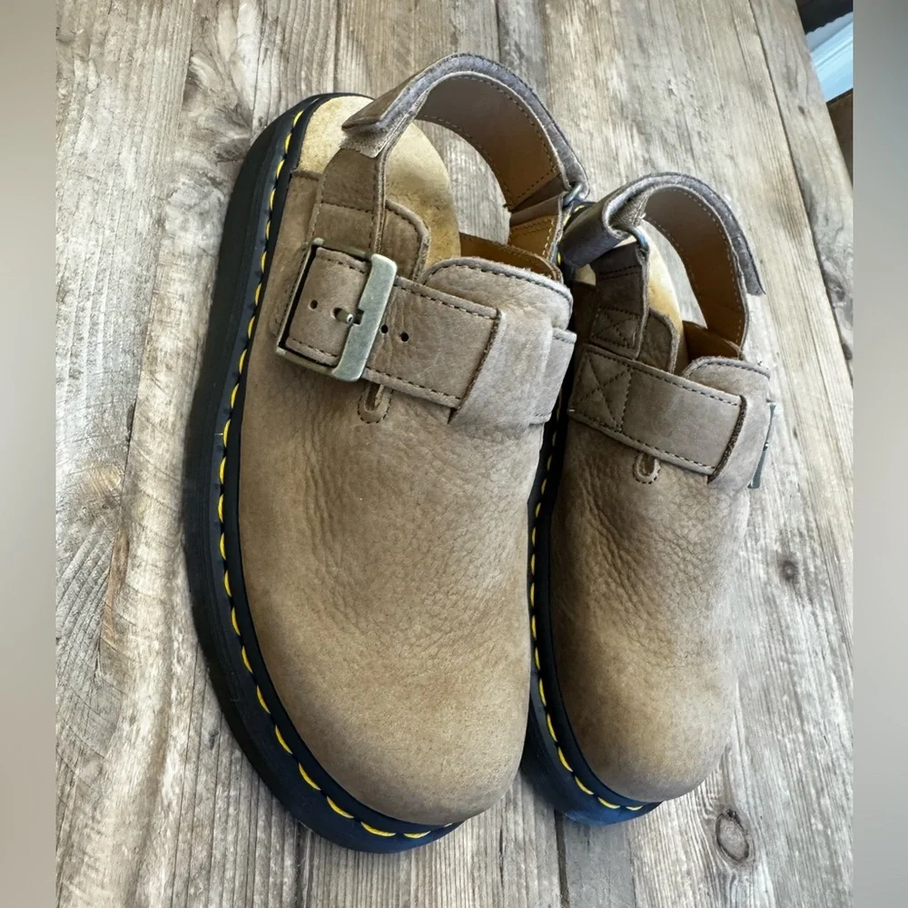 Dr. Martens Brown Leather Women’s Loafers Size 6 $150 - Picture 4 of 9